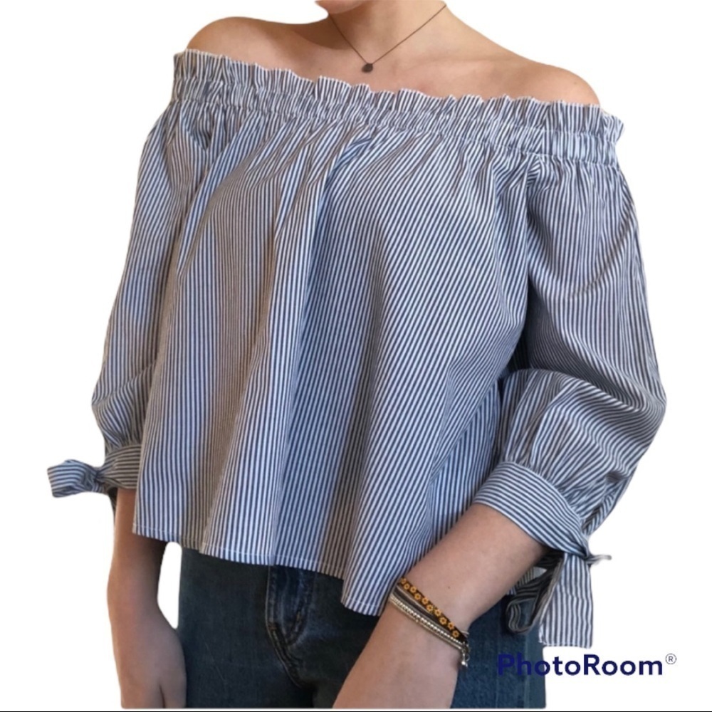 AE Off-Shoulder Top - Picture 3 of 8